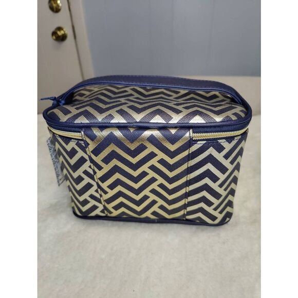 Dabney Lee Chevron Navy Blue and Gold Lunch Bag, NWT - Picture 2 of 6